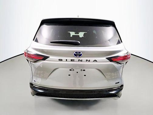 2025 Toyota Sienna XSE 7 Passenger