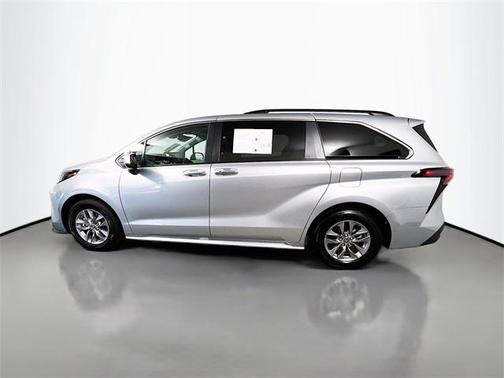 2023 Toyota Sienna XLE 7 Passenger
