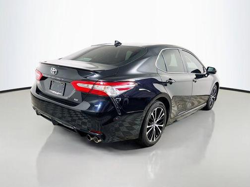 Midnight Black Metallic 2019 Toyota Camry SE