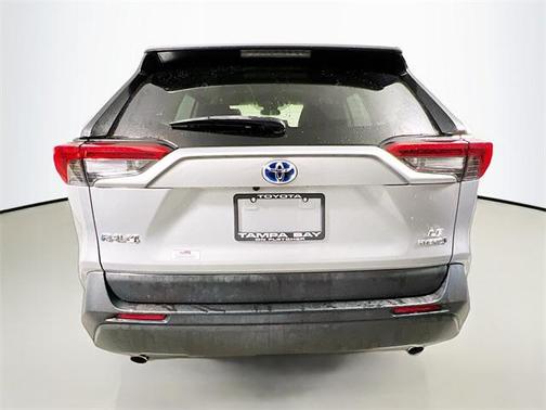 2022 Toyota RAV4 Hybrid LE