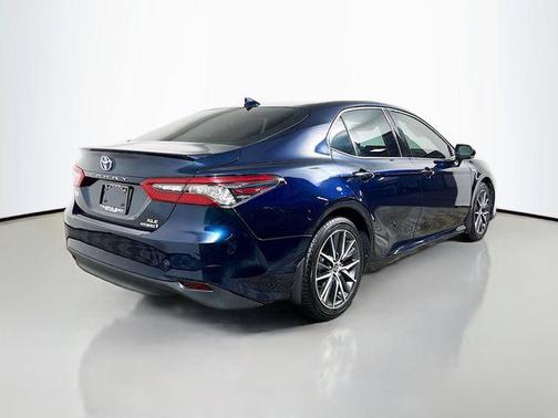 2021 Toyota Camry Hybrid XLE