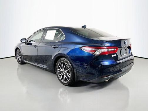 2021 Toyota Camry Hybrid XLE