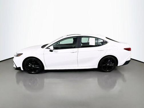 Ice Cap 2025 Toyota Camry SE