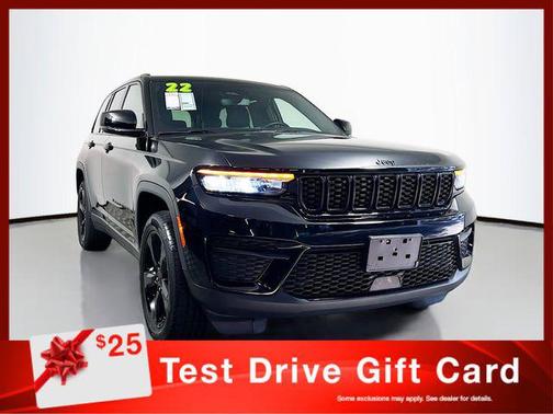Diamond Black Crystal Pearlcoat 2022 Jeep Grand Cherokee Altitude