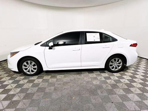 Ice 2025 Toyota Corolla LE