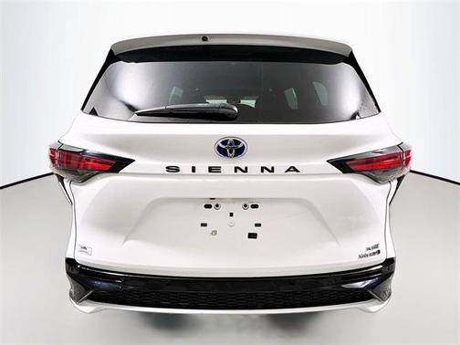 2023 Toyota Sienna XSE 7 Passenger