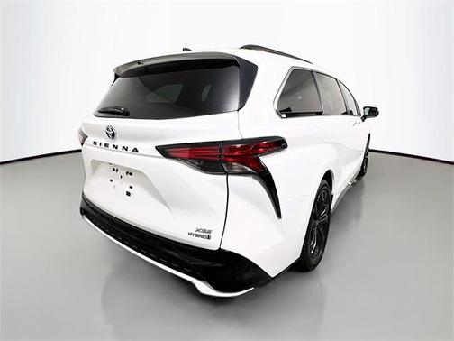 2023 Toyota Sienna XSE 7 Passenger