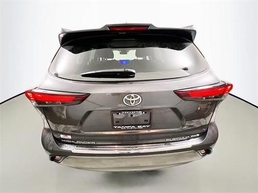 2024 Toyota Highlander Platinum