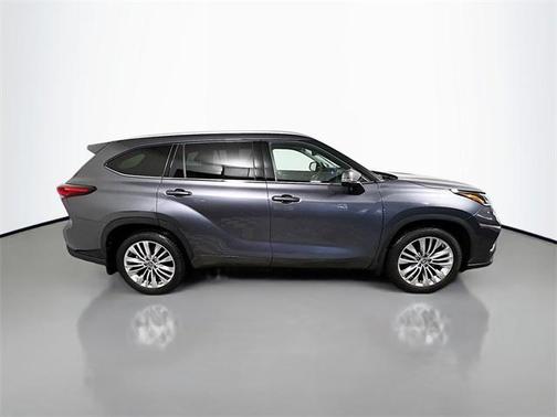 2024 Toyota Highlander Platinum
