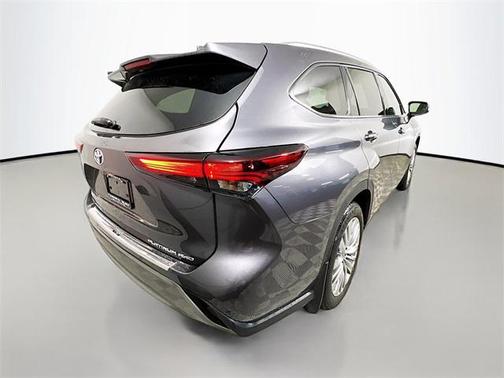 2024 Toyota Highlander Platinum