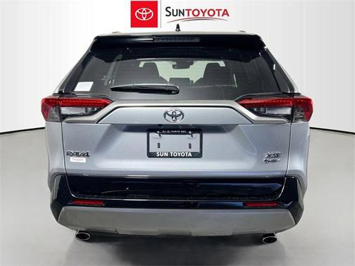 2025 Toyota RAV4 Hybrid SE