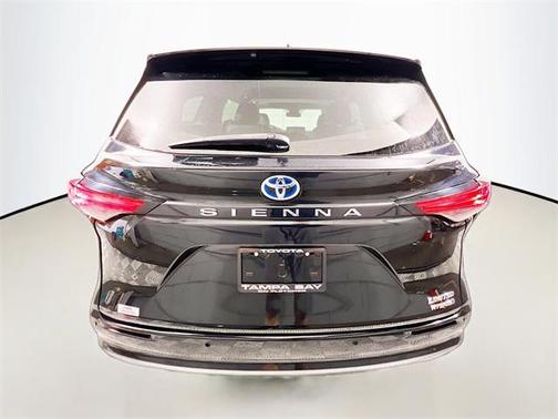 2022 Toyota Sienna Limited 7-Passenger
