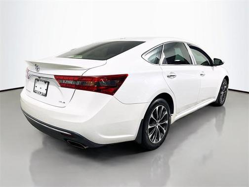 2016 Toyota Avalon XLE