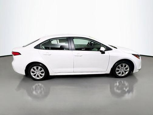 Wind Chill Pearl 2025 Toyota Corolla LE