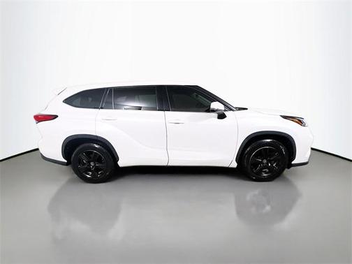 2021 Toyota Highlander LE