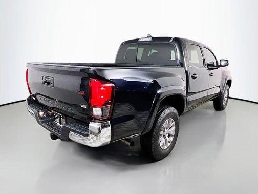 Midnight Black Metallic 2019 Toyota Tacoma SR5