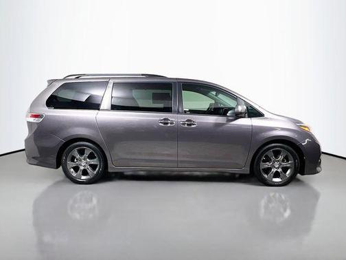 2016 Toyota Sienna SE Premium
