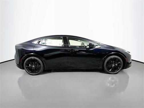 2025 Toyota Prius L