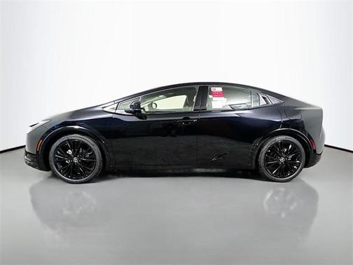 2025 Toyota Prius L