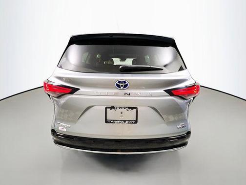 2021 Toyota Sienna Platinum 7 Passenger