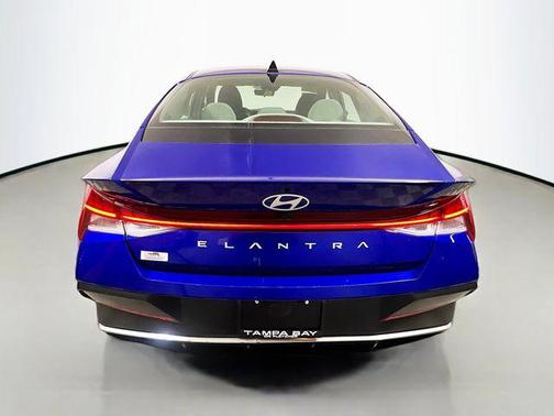 2025 Hyundai ELANTRA SEL