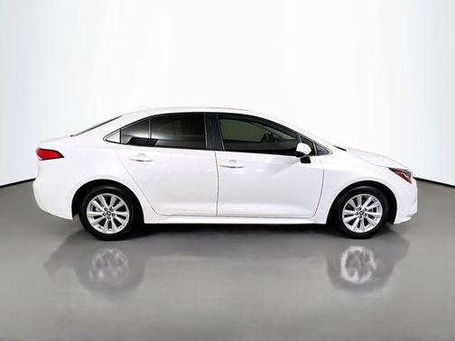 Pearl 2023 Toyota Corolla LE
