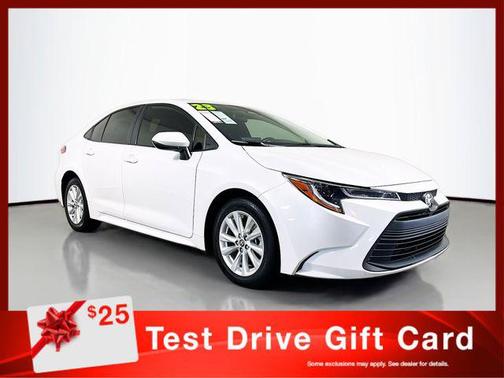 Pearl 2023 Toyota Corolla LE