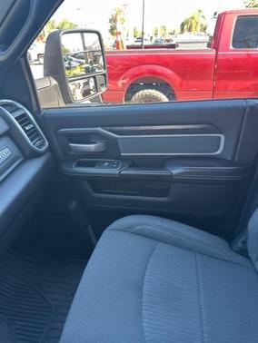 2023 RAM 2500 Big Horn Crew Cab 4x4 6'4' Box