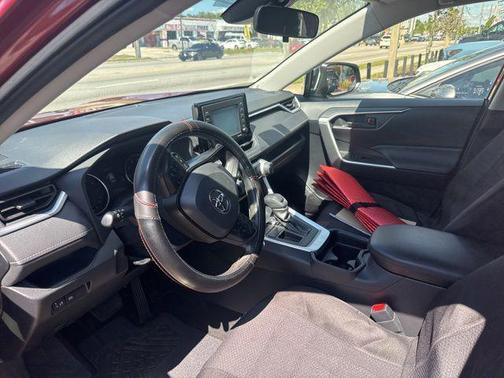 Ruby Flare Pearl 2020 Toyota RAV4 LE