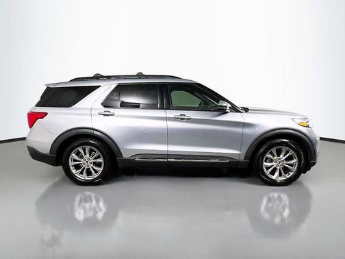 Iconic Silver Metallic 2020 Ford Explorer XLT
