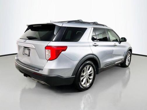 Iconic Silver Metallic 2020 Ford Explorer XLT