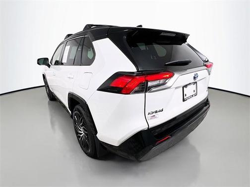 2020 Toyota RAV4 Hybrid SE