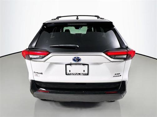 2020 Toyota RAV4 Hybrid SE