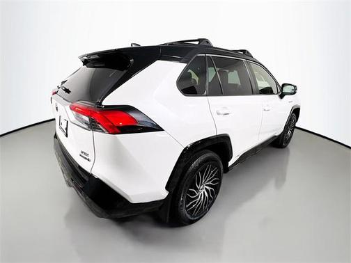 2020 Toyota RAV4 Hybrid SE