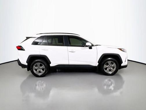 Ice Cap 2024 Toyota RAV4 XLE