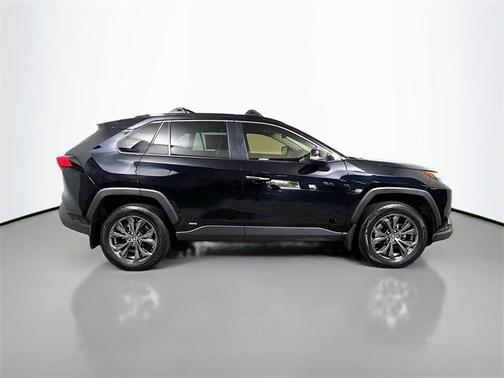 2022 Toyota RAV4 Hybrid SE