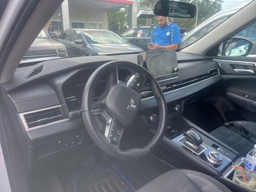 Diamond White 2023 Mitsubishi Outlander SE S-AWC