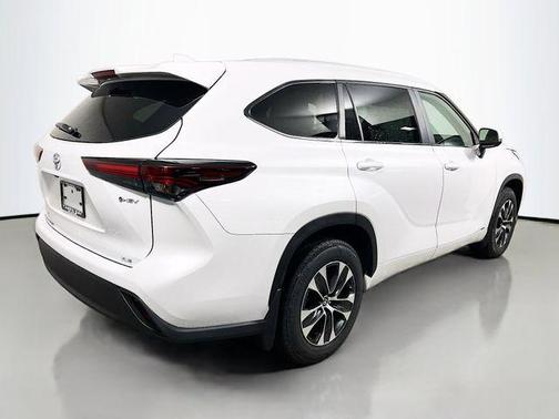 2026 Toyota Highlander Hybrid XLE
