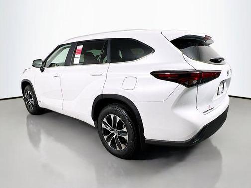 2026 Toyota Highlander Hybrid XLE