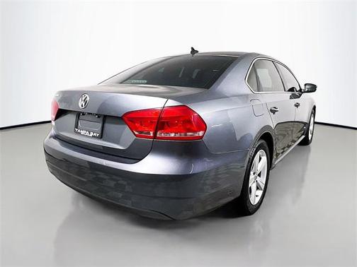 2015 Volkswagen Passat 1.8T Limited Edition