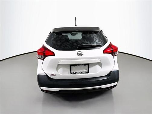 2019 Nissan Kicks SR