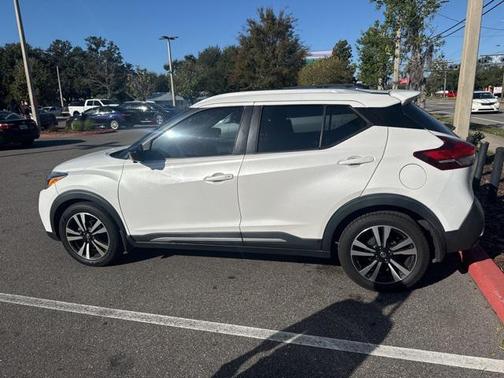 2019 Nissan Kicks SR