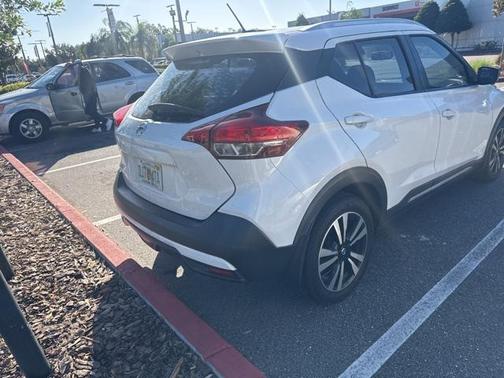 2019 Nissan Kicks SR
