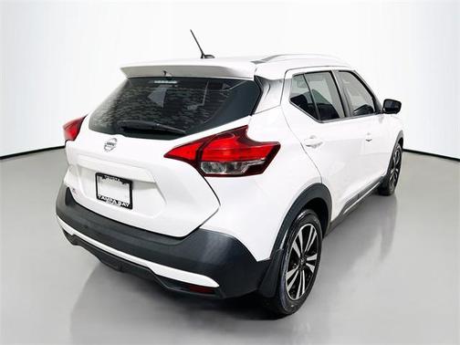 2019 Nissan Kicks SR