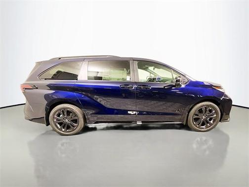 2025 Toyota Sienna XSE 7 Passenger