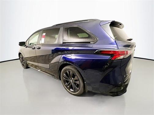 2025 Toyota Sienna XSE 7 Passenger