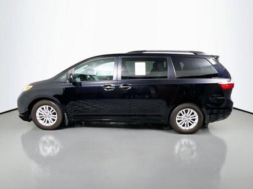 2017 Toyota Sienna XLE Premium