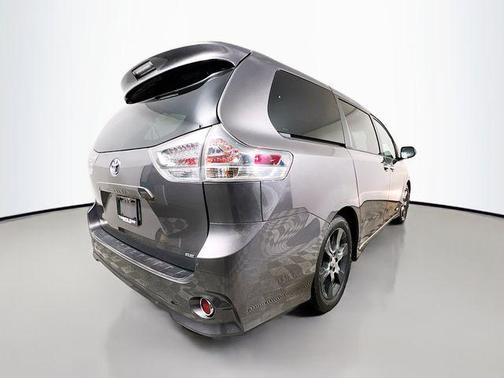 2015 Toyota Sienna SE