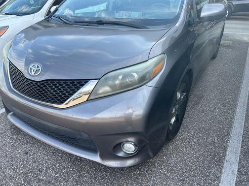 2015 Toyota Sienna SE