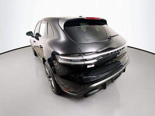 2025 Porsche Macan T